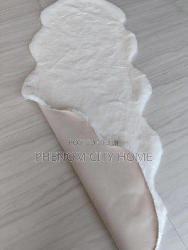 New White Soft Rabbit Fur Bedside Mats - thumbnail 2