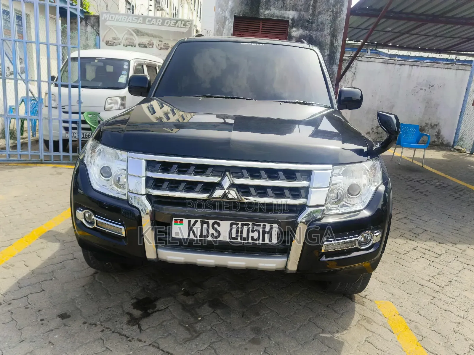 Mitsubishi Pajero 2017 Black