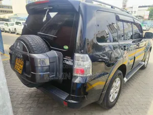 Mitsubishi Pajero 2017 Black
