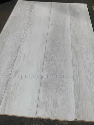 Smooth Finish Laminate Flooring