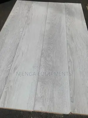 Smooth Finish Laminate Flooring