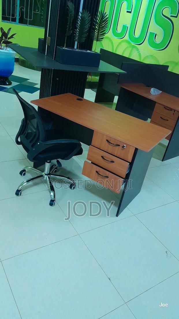 Metro Office Desk and Office Chairr - thumbnail 2