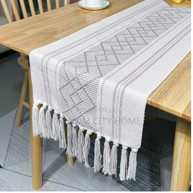 Mustard Table Runner With Mats - thumbnail 2