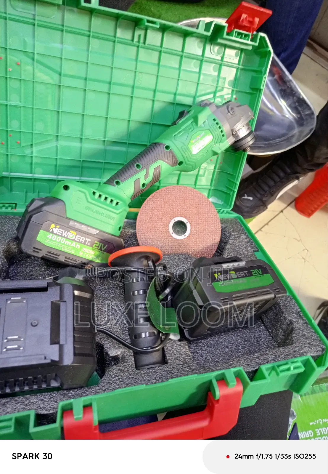 21v Cordless Angle Grinder With 2 Batteries