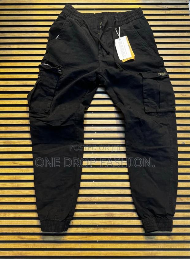 Hard Tough Cargos - thumbnail 2