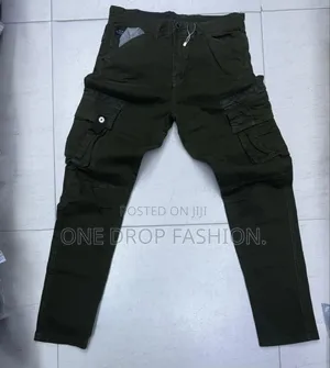 Cargos Ak7215