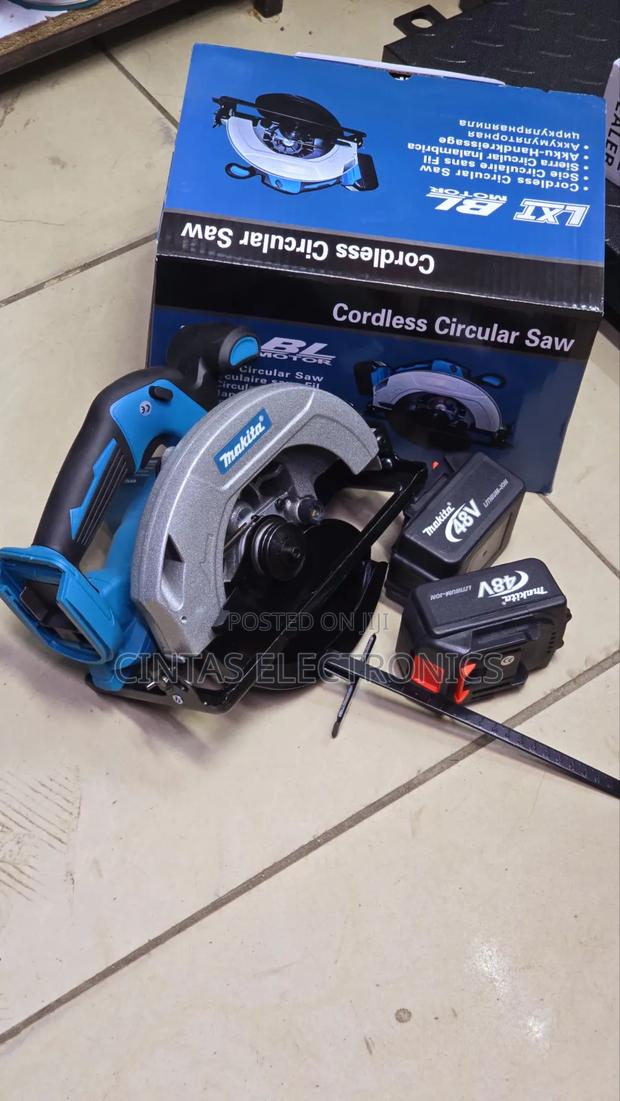 Cordless Makita Circular Saw