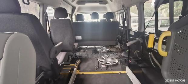 Toyota HiAce 2018 White - thumbnail 6