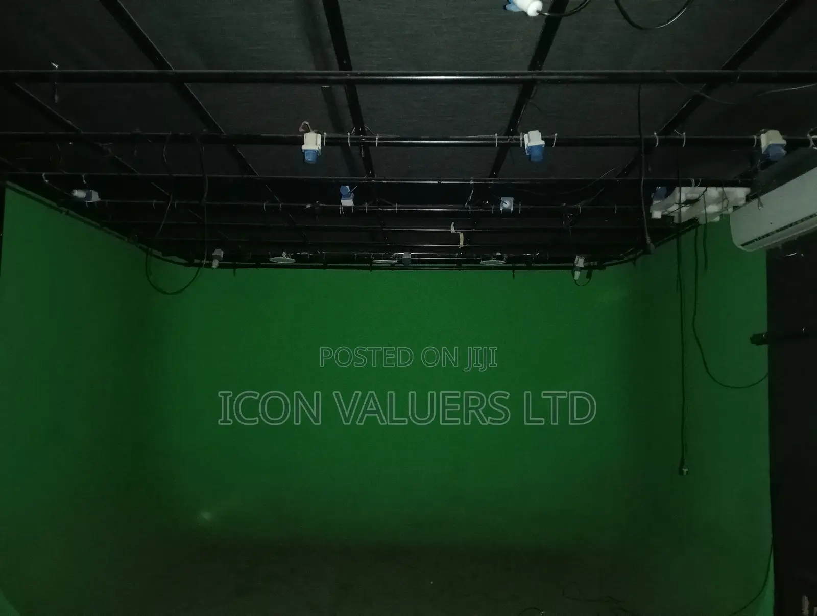 Fully Equiped Studio to Let