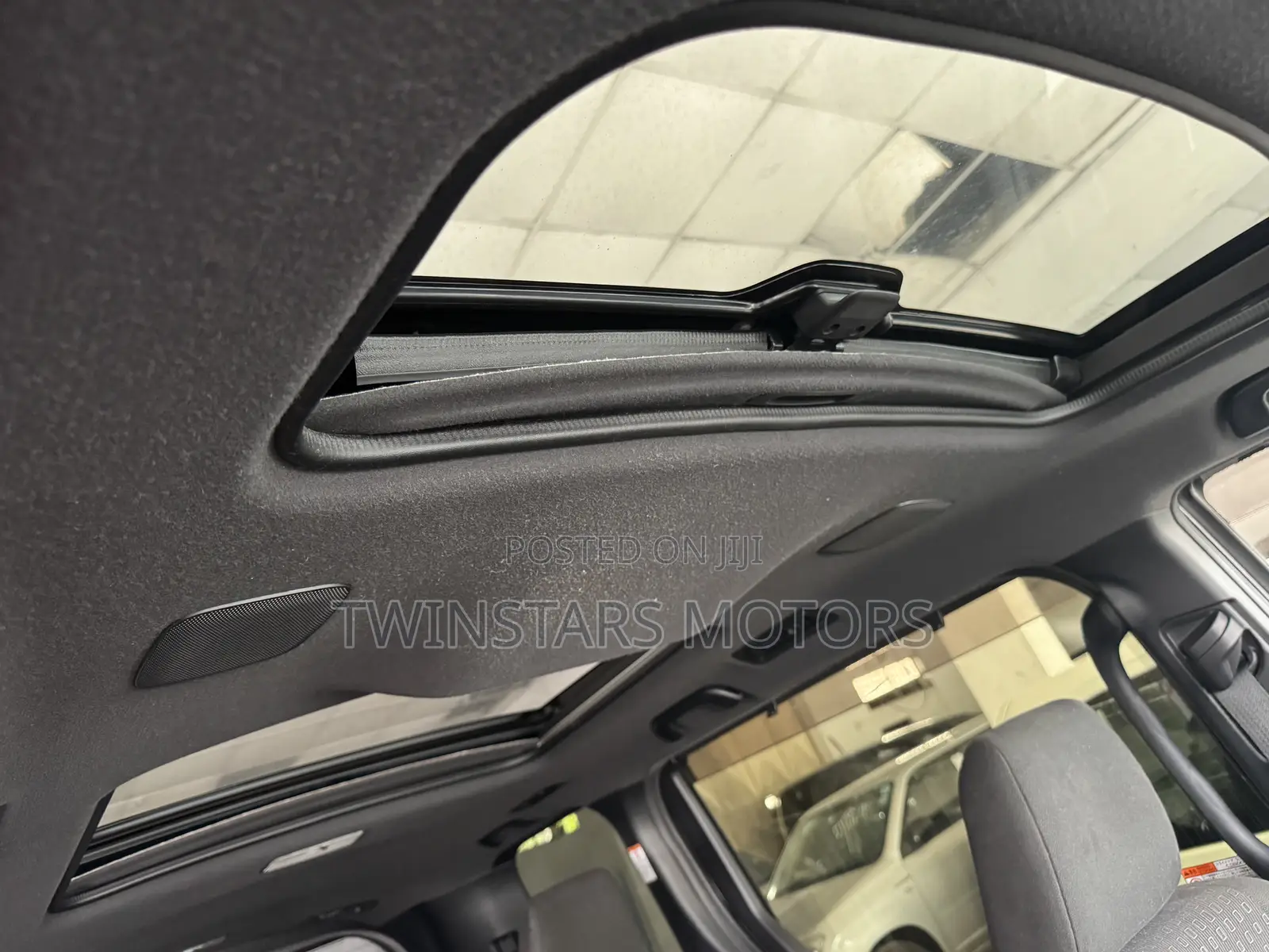 Toyota Noah 2.0 AWD (7 Seater) 2018 Black