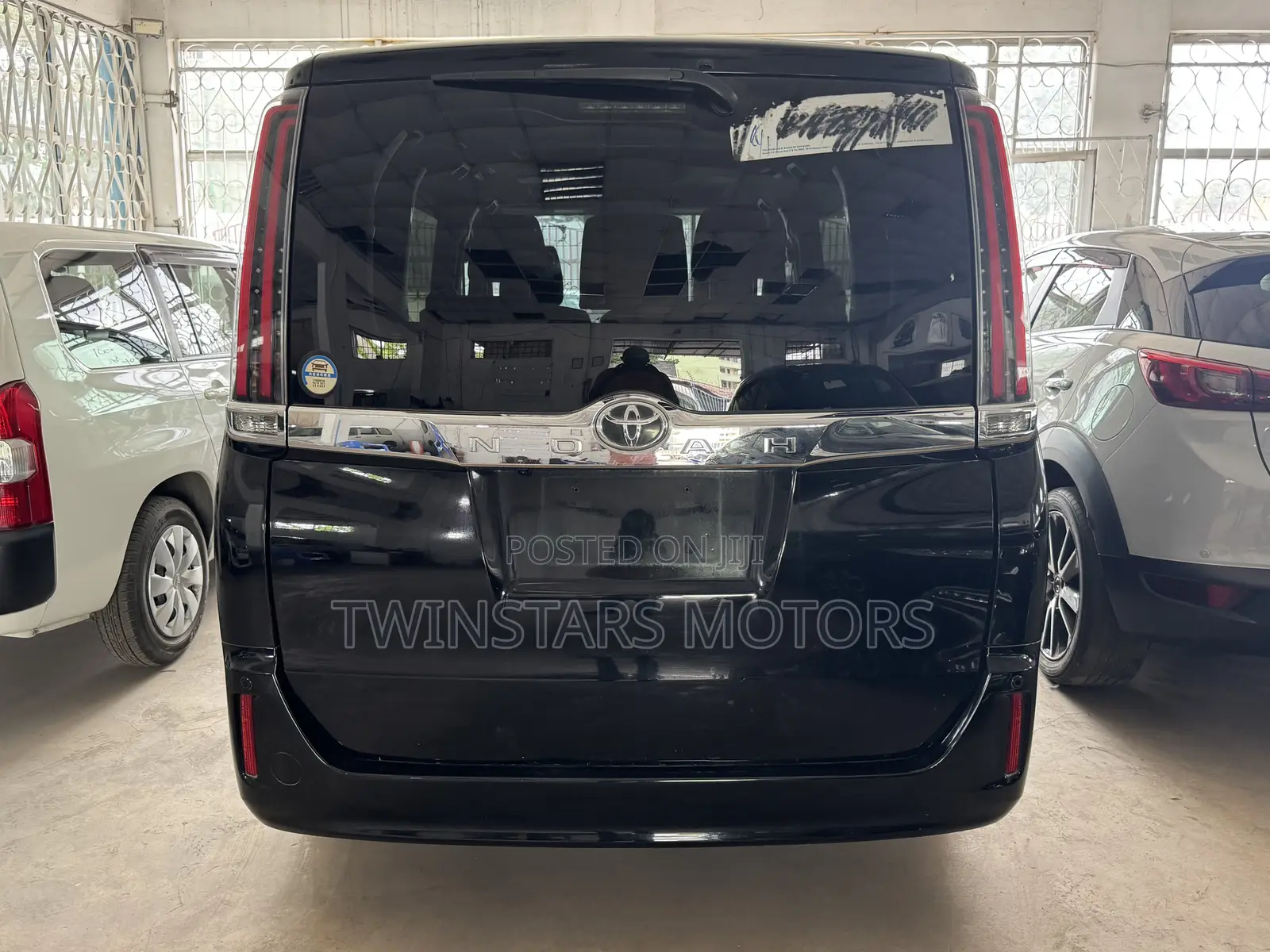 Toyota Noah 2.0 AWD (7 Seater) 2018 Black