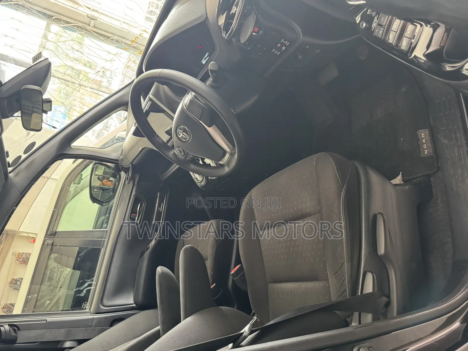 Toyota Noah 2.0 AWD (7 Seater) 2018 Black