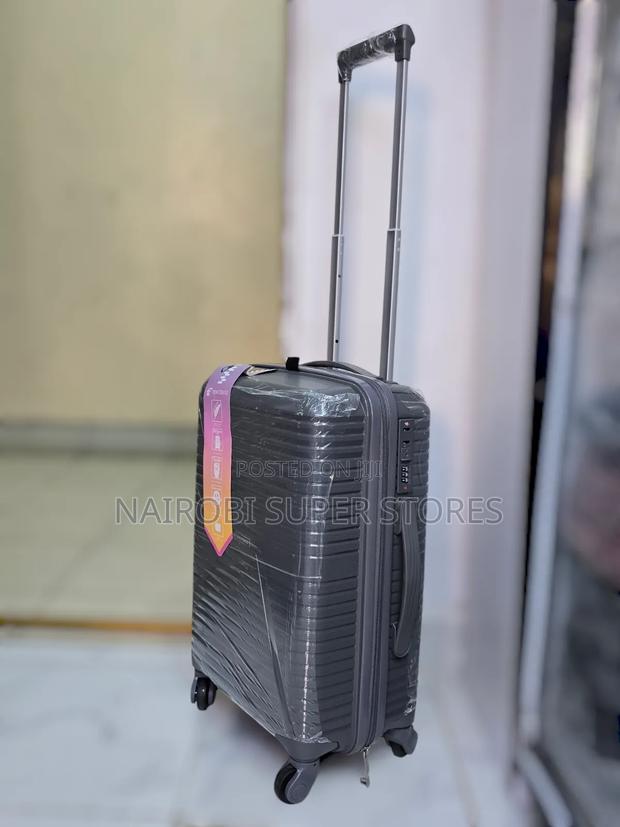Cabin Size Unbreakable Rubber Suitcase Small Size 20 Inch - thumbnail 2