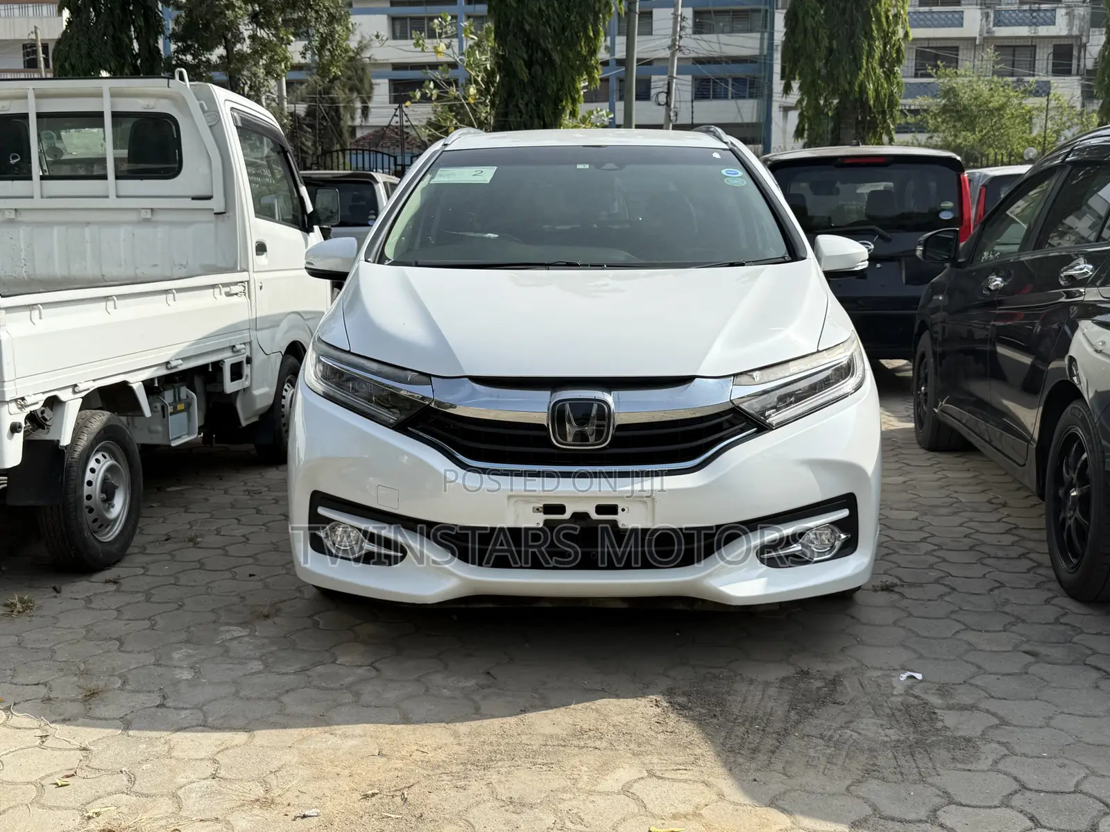 Honda Fit Shuttle 1.5 Hybrid 2WD 2018 Pearl
