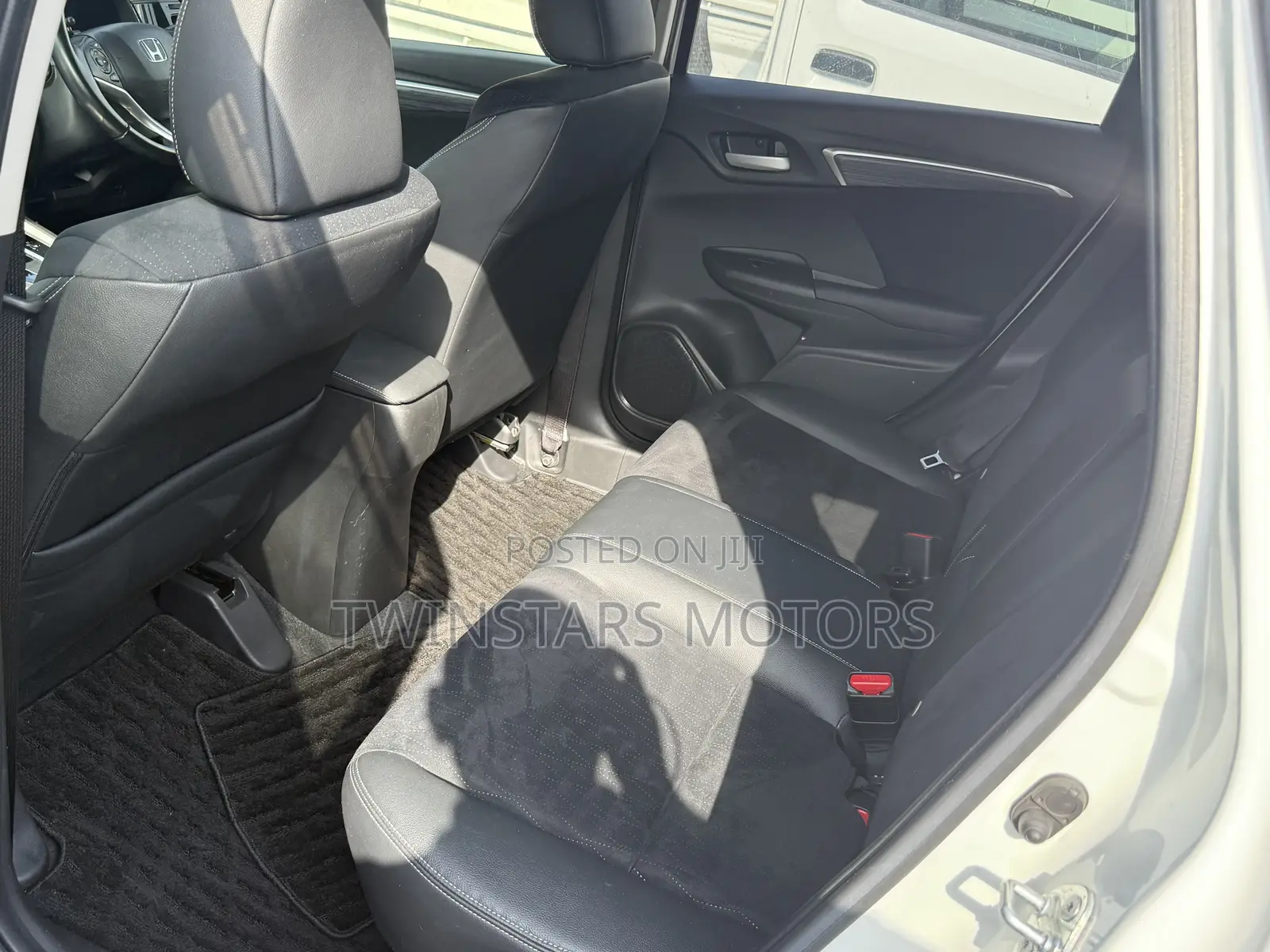 Honda Fit Shuttle 1.5 Hybrid 2WD 2018 Pearl
