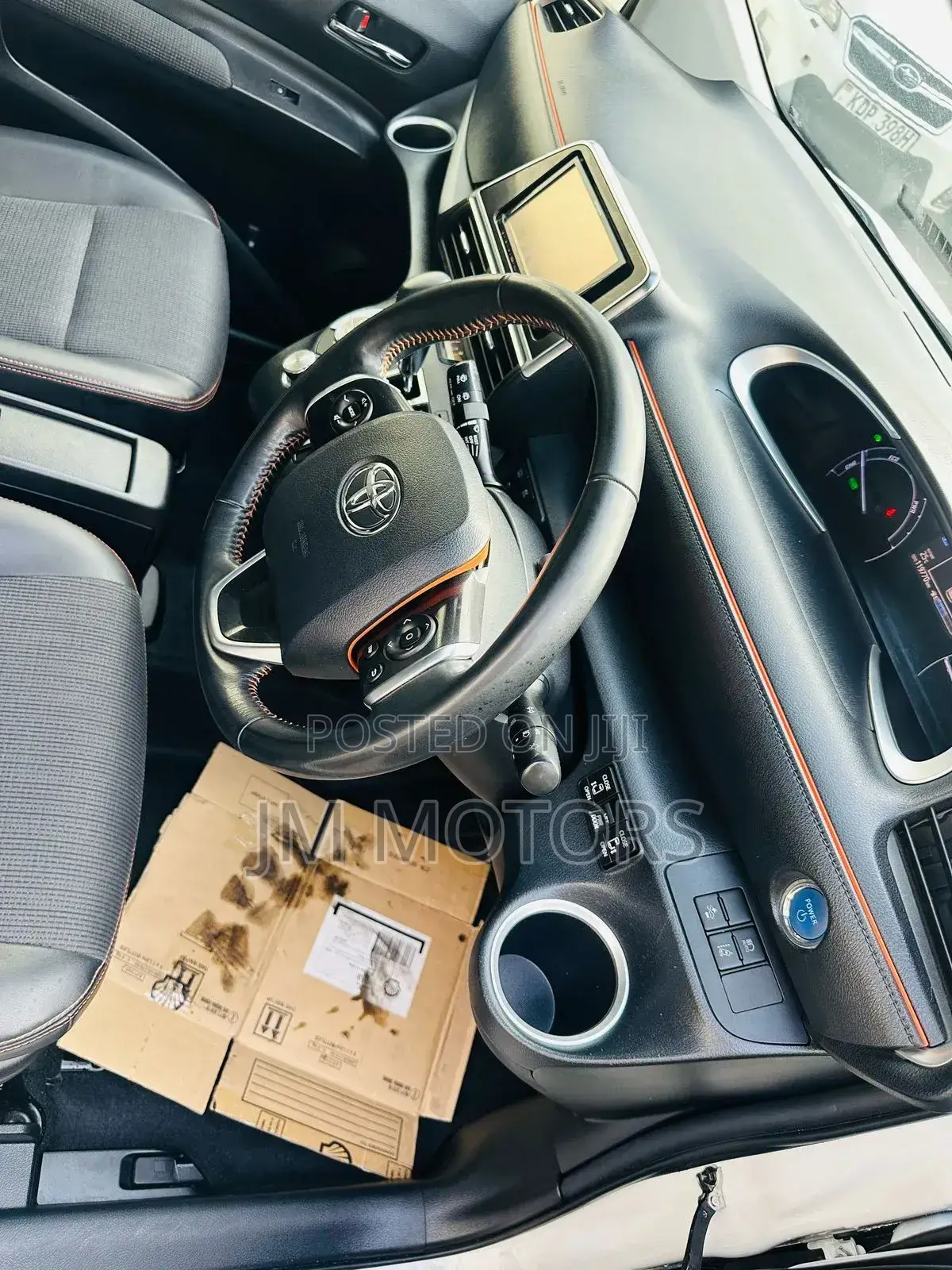 Toyota Sienta 2018 White