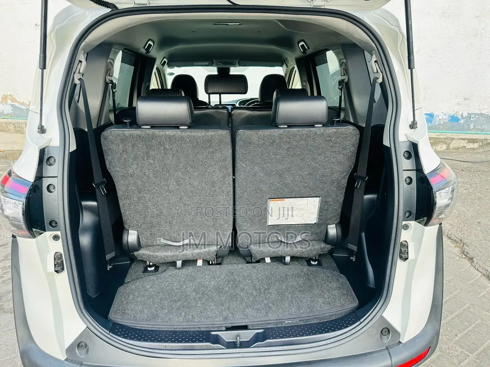Toyota Sienta 2018 White