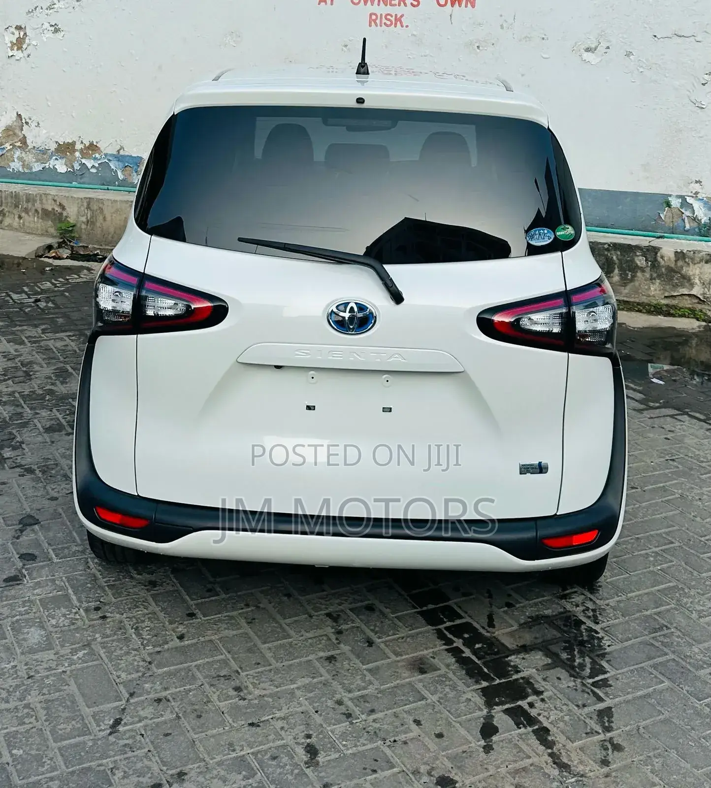 Toyota Sienta 2018 White