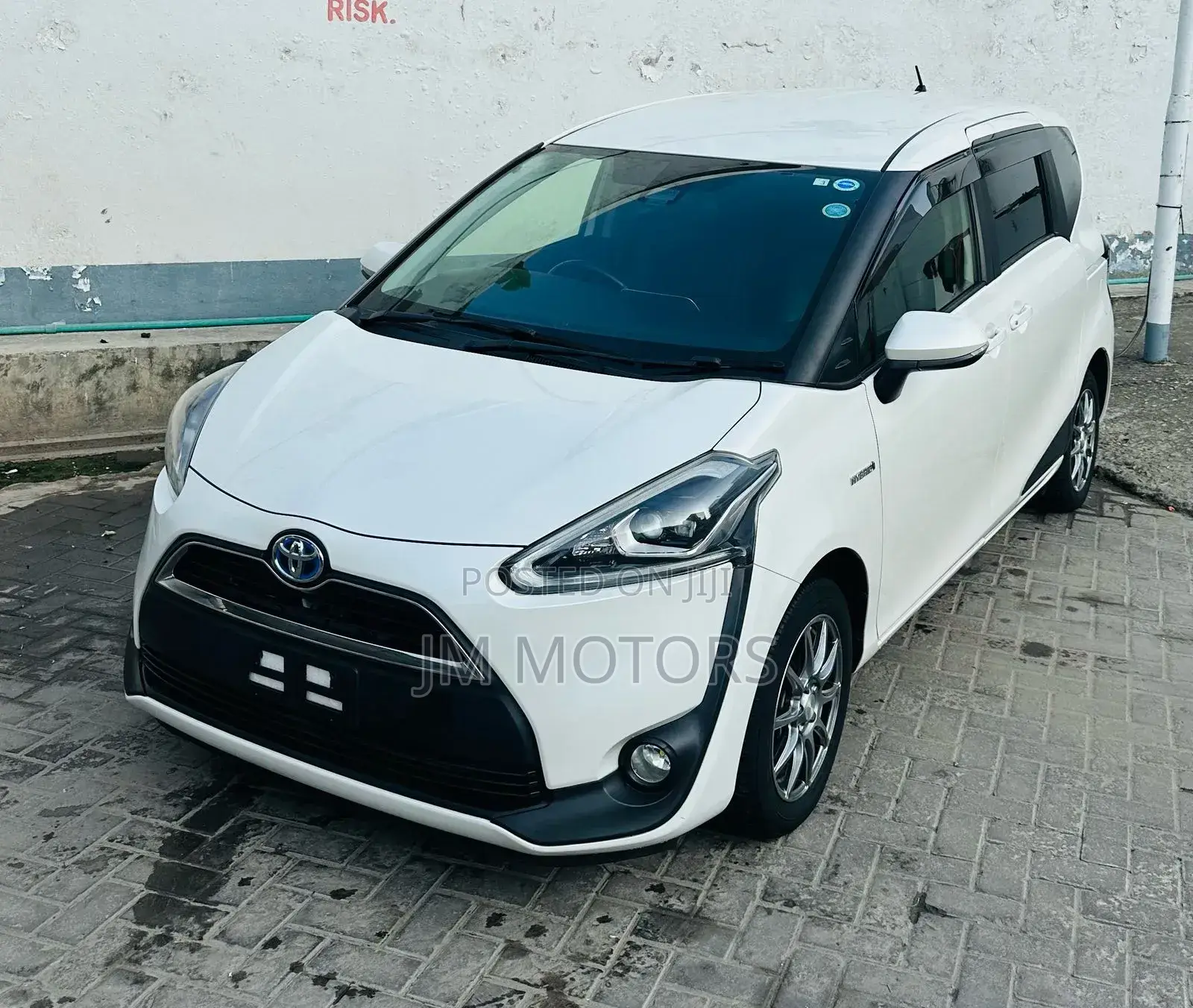 Toyota Sienta 2018 White
