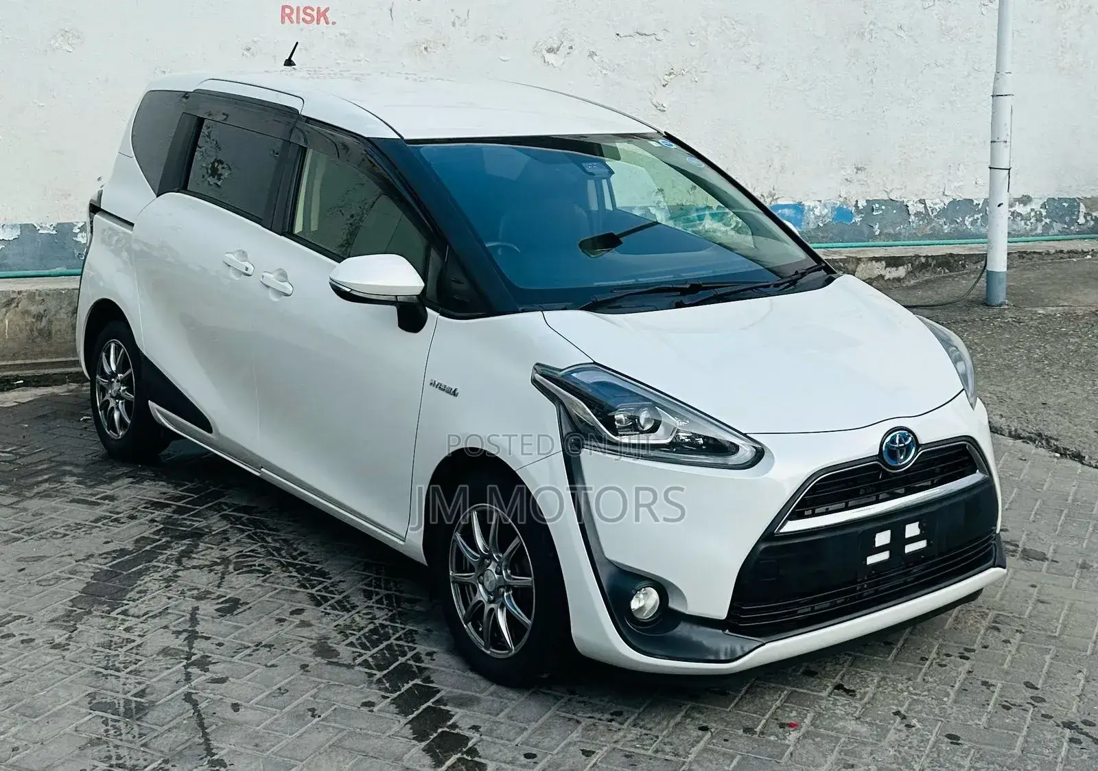 Toyota Sienta 2018 White