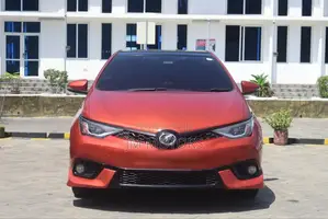Toyota Auris 2017 Orange