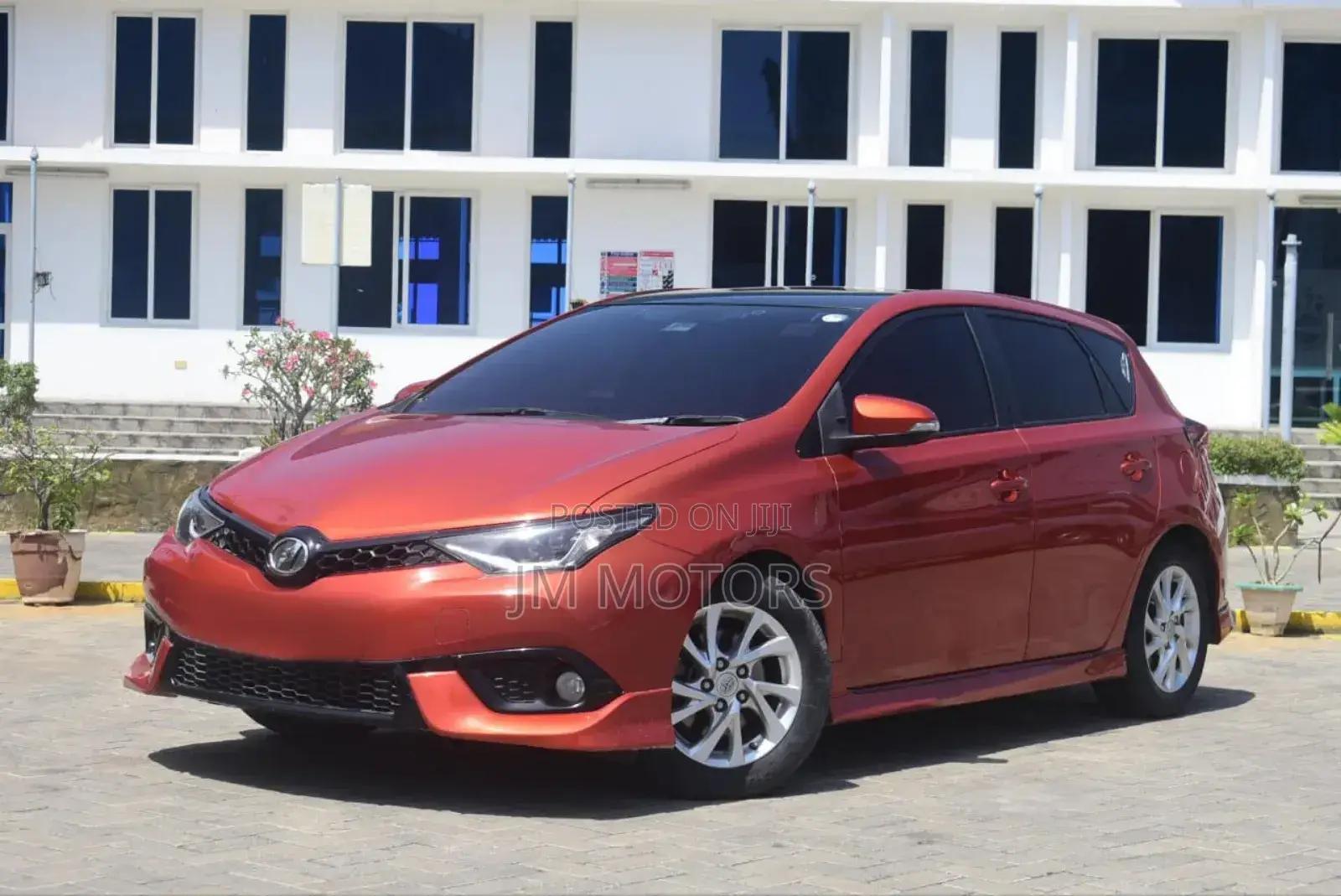 Toyota Auris 2017 Orange