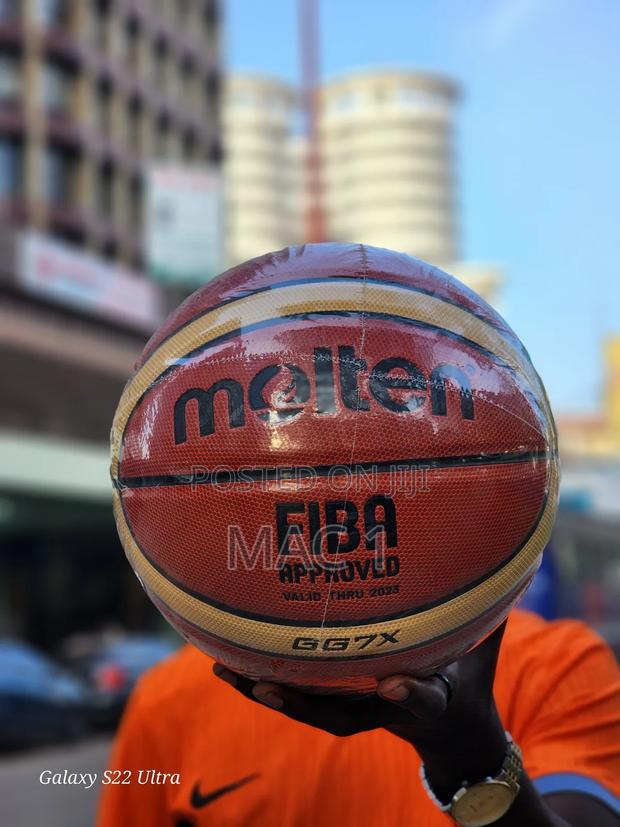 Molten Basketball Size 7 GG7X - thumbnail 2