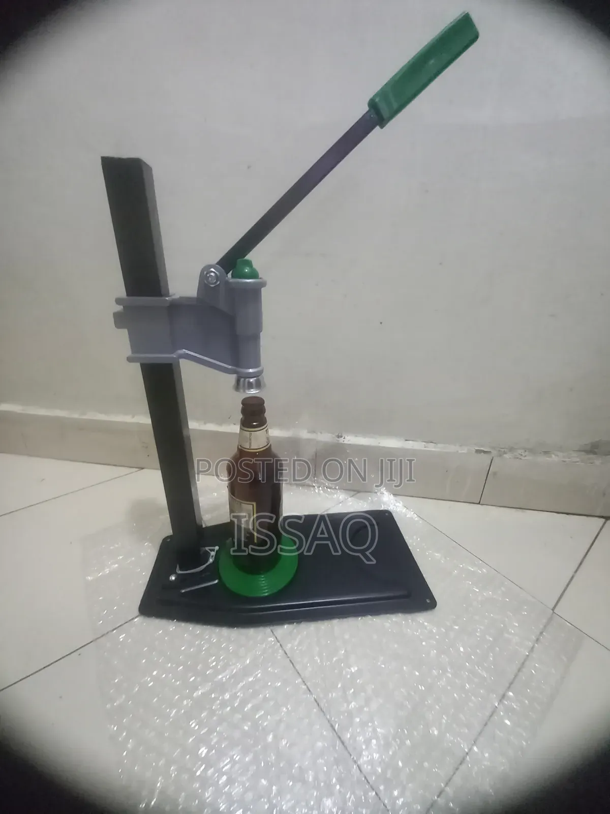 Bottle Crown Cocking Machine