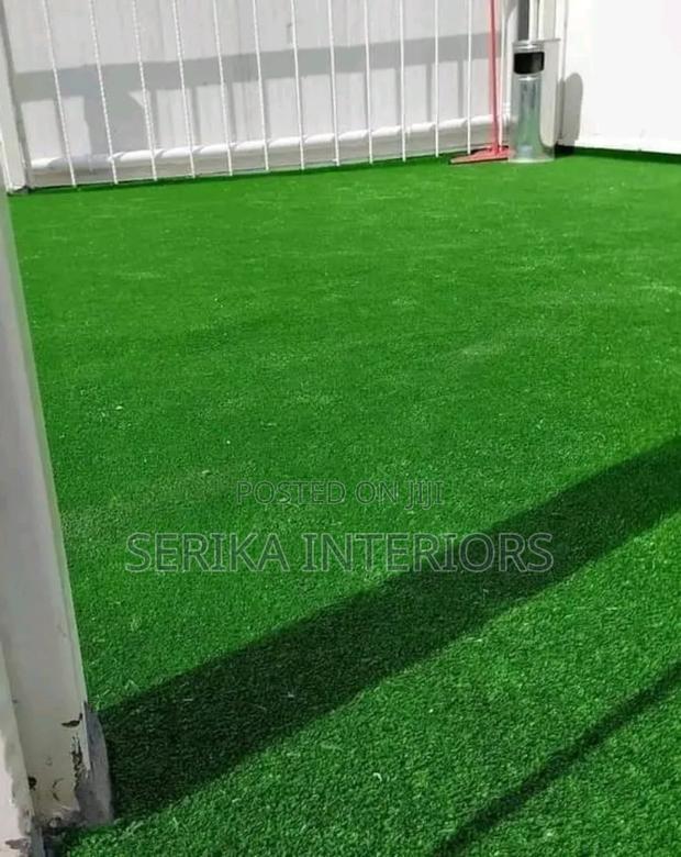 Balcony Grass Carpets and Balcony Fence Decorations - main view