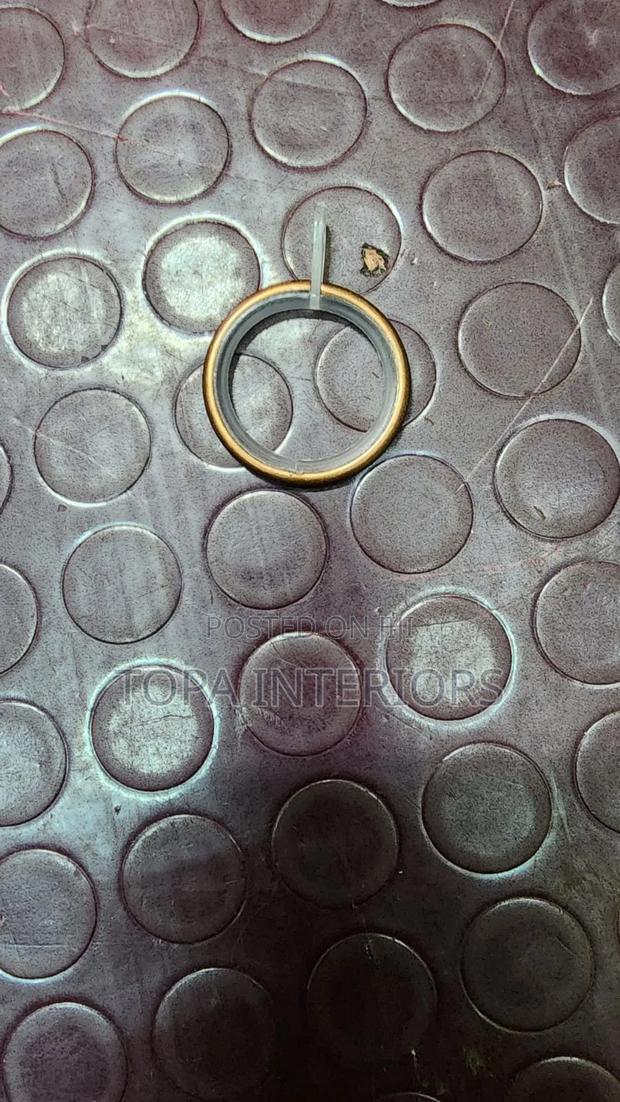 Round Curtain Rings With Noise Cancelling Plastic Rubber
