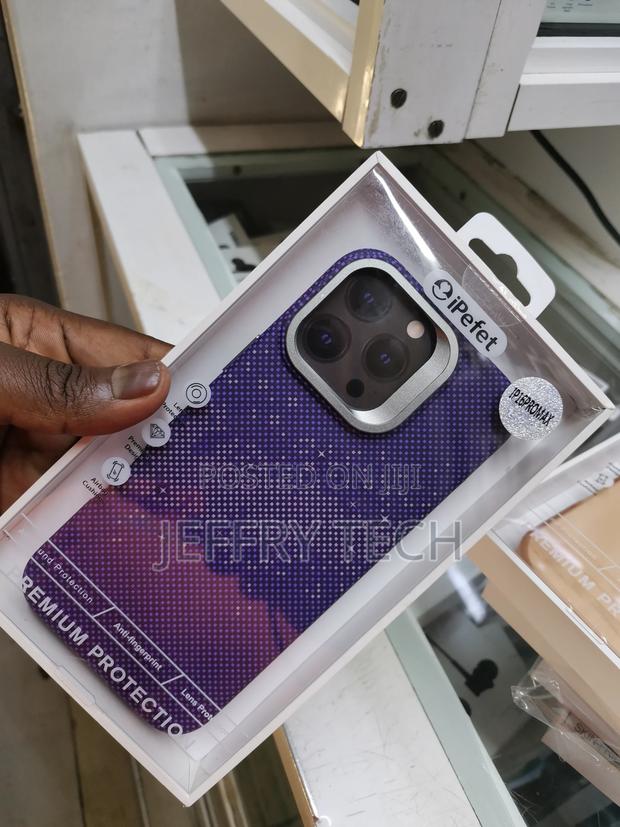 Magsafe Carbon Fiber Case With Camera for iPhone 16 Pro Max - thumbnail 3