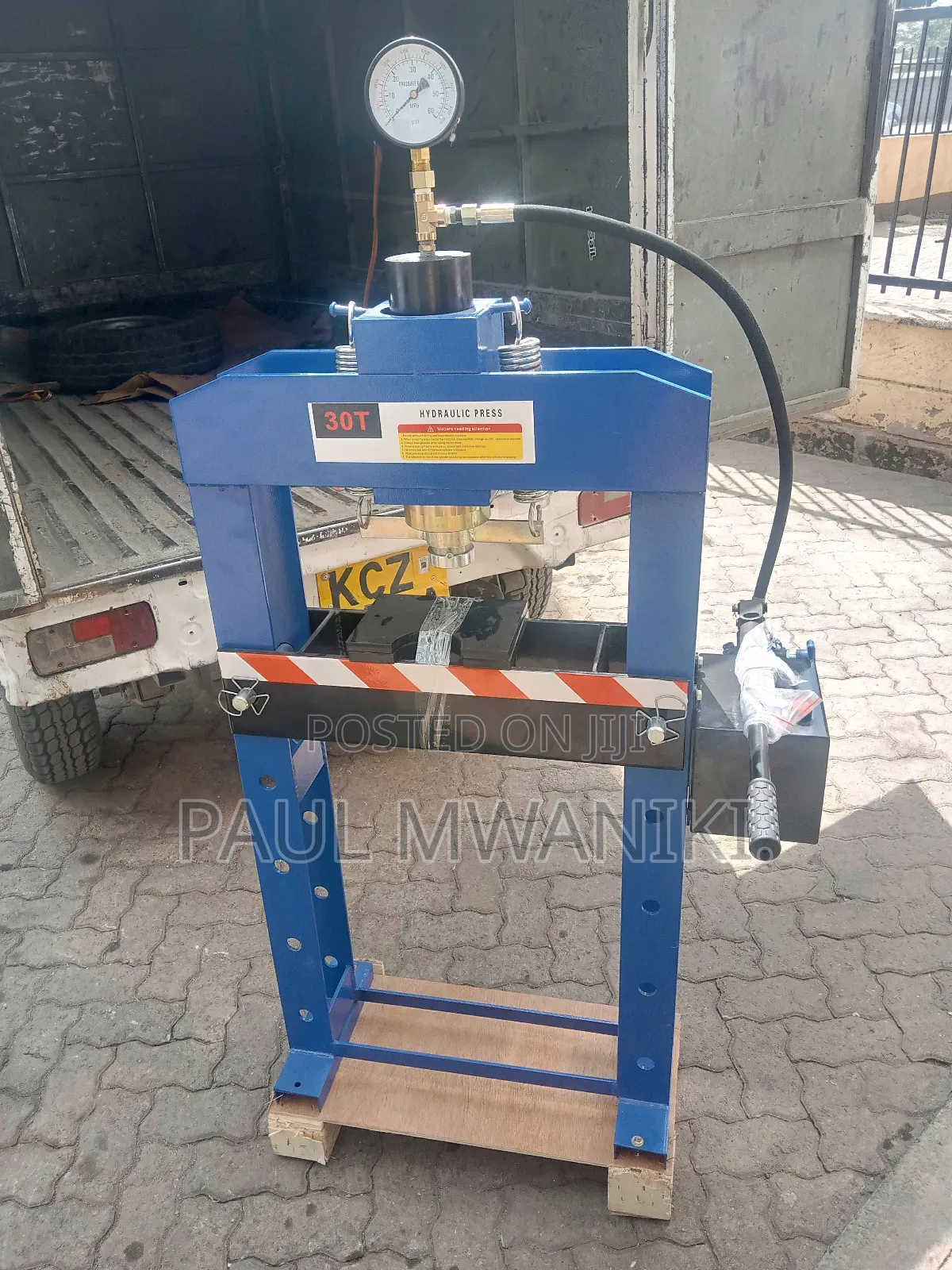 30 Tone Pressshop (Pneumatic) / Hydraulic
