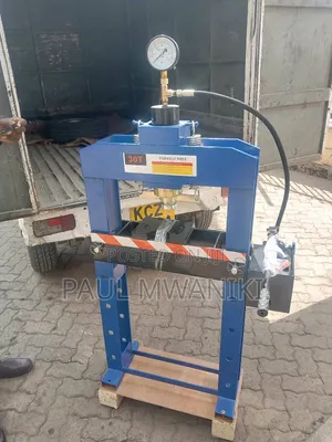 30 Tone Pressshop (Pneumatic) / Hydraulic