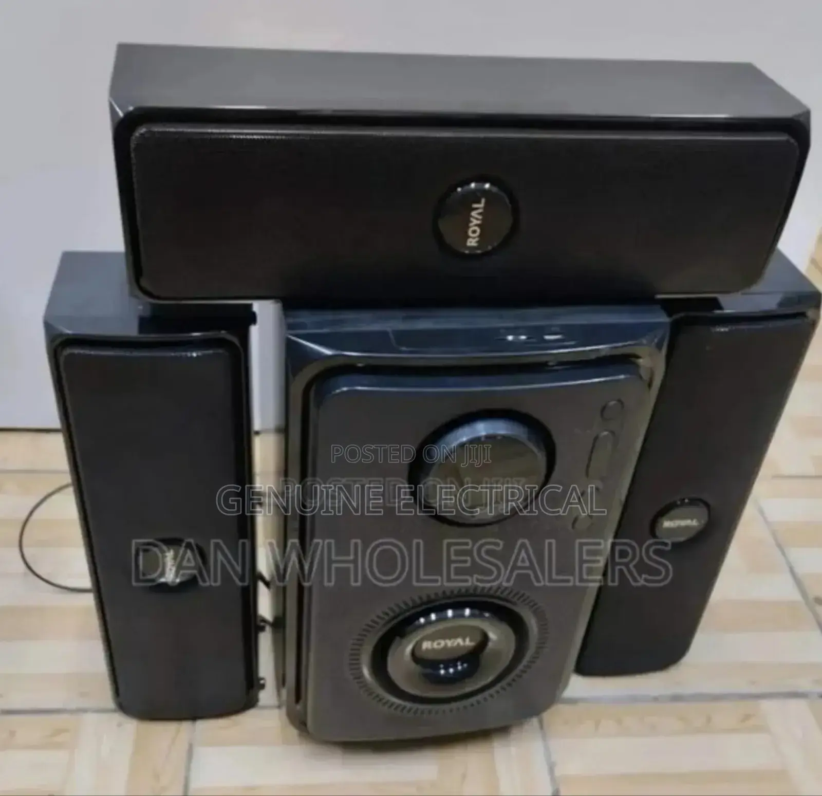 R901 Subwoofer Royal