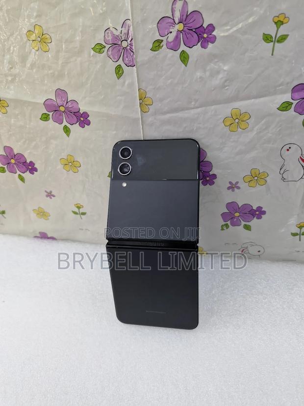Samsung Galaxy Z Flip4 256 GB Black - thumbnail 6