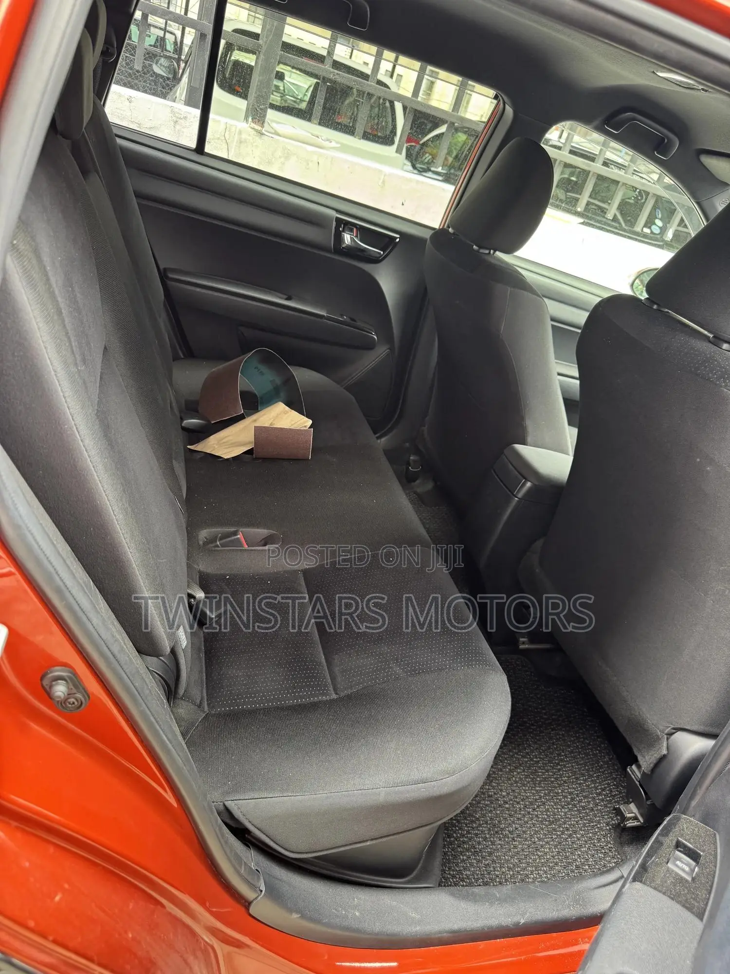 Toyota Corolla Fielder 1.5 Hybrid FWD 2018 Orange