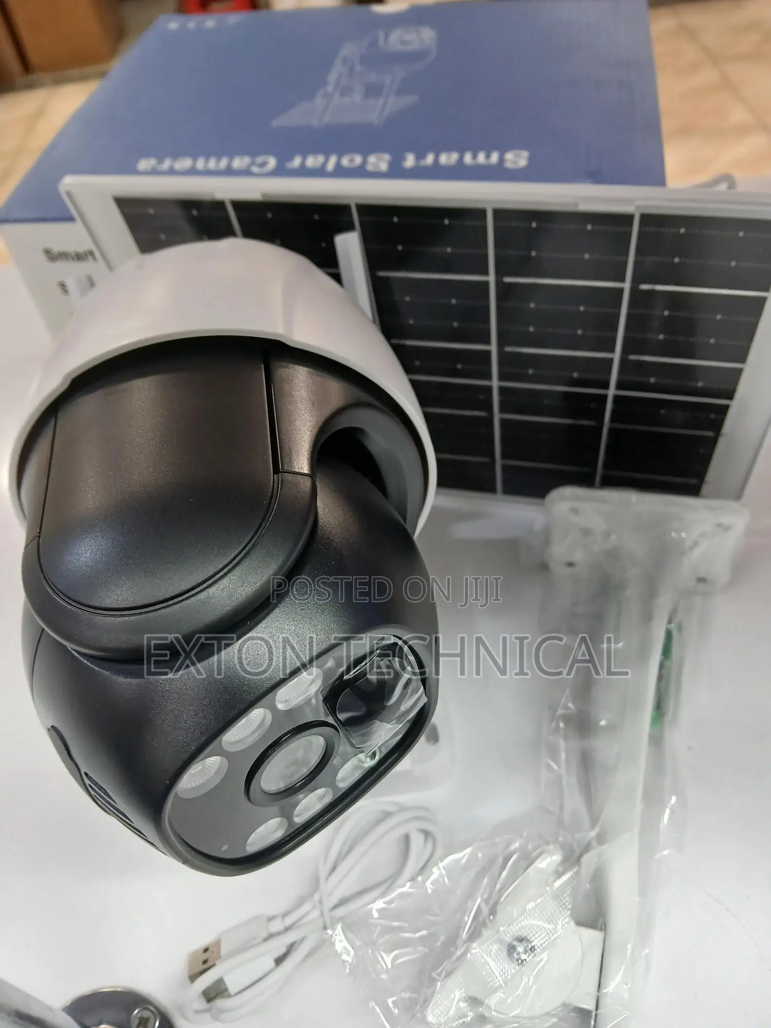 Outdoor Solar PTZ 4G PTZ 4G Solar Powered Camera V380-V380