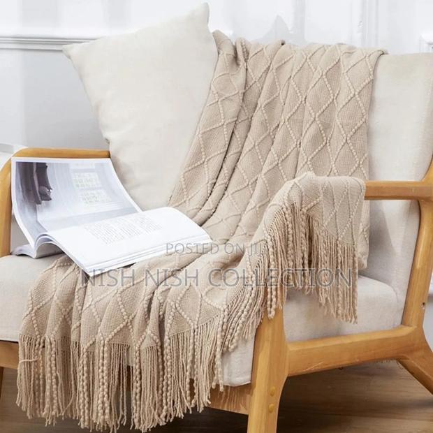 Knitted Throw Blanket With Tassel - thumbnail 5