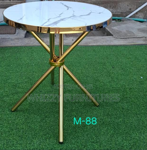 Round Modern Dining Table - main view