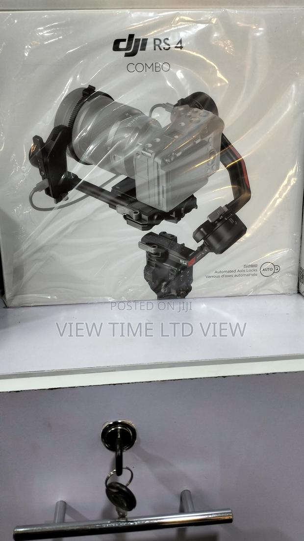 DJI RS 4 Combo Gimbal Stabilizer - main view