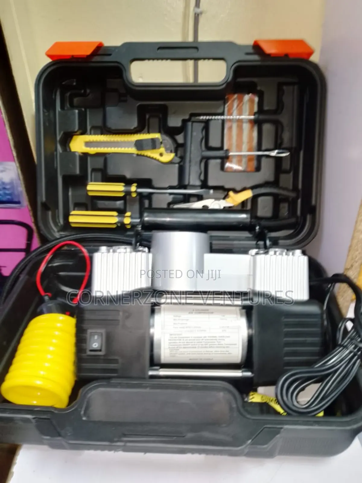 Portable Tire Inflator Pump / Portable Air Compressor