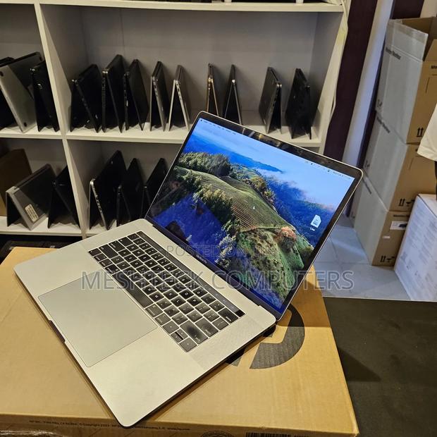 Laptop Apple MacBook Pro 2018 32GB Intel Core I9 SSD 512GB - main view