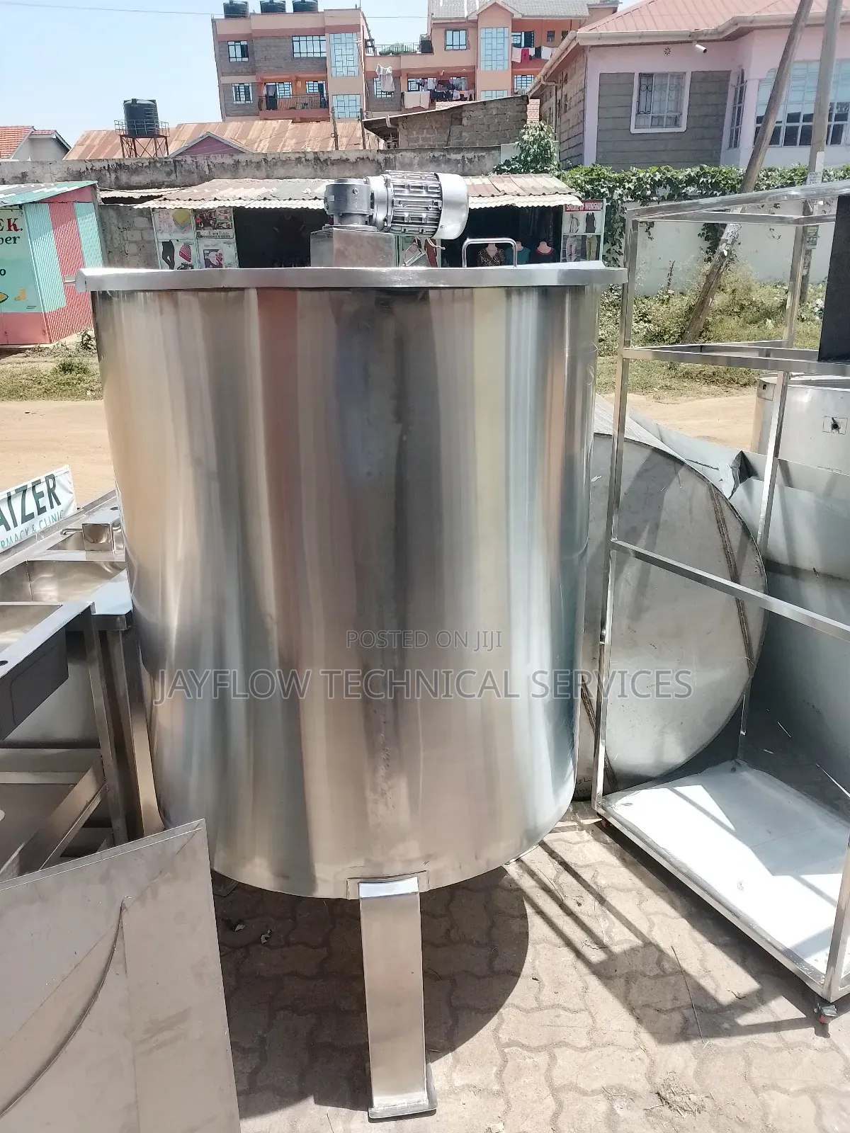Stainless Steel Mixing Tank 500ltrs With Agitator