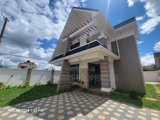 4bdrm Maisonette in Membly Estate for sale - main view
