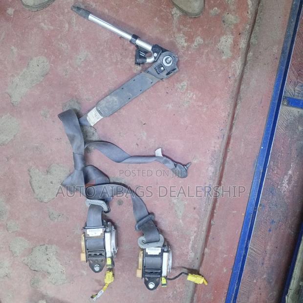 Honda Odyssey Front Seatbelts Both. - main view