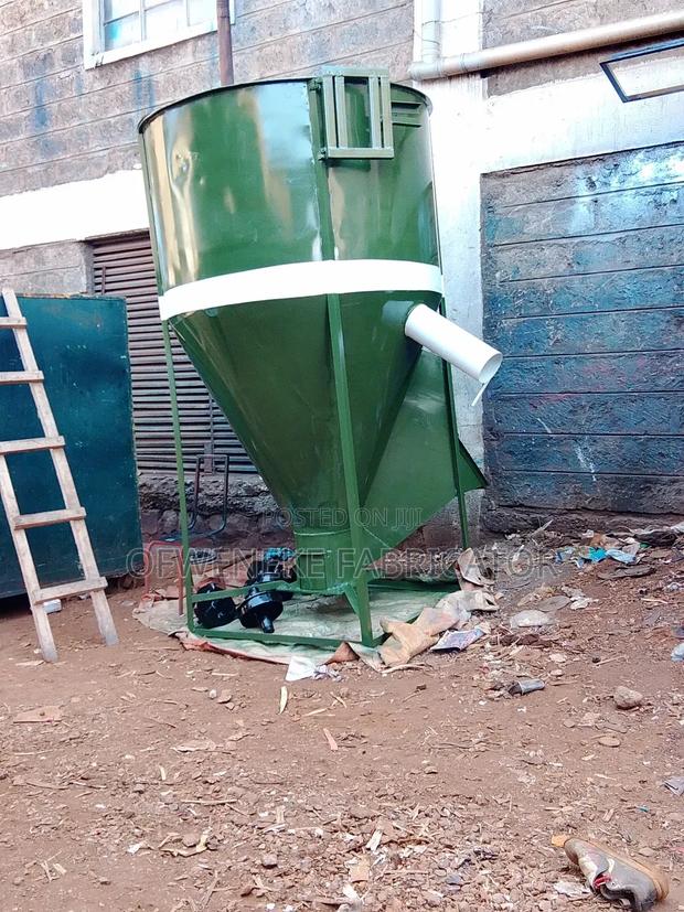 Feed Mixer (1 Tonne)