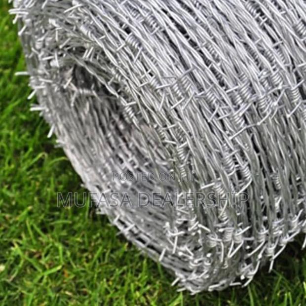 Spikes Barbed Wire Fence 610m