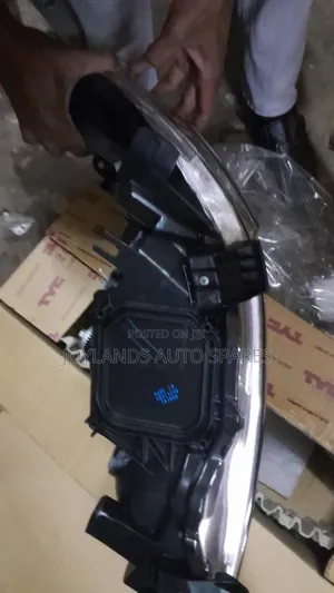 Corolla ZRE Headlamp Non Xenon (Without Socket Adjuster)