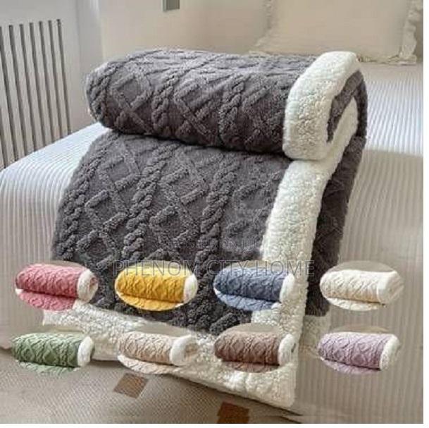 Double Side Light Quality Blanket/Throwblanket