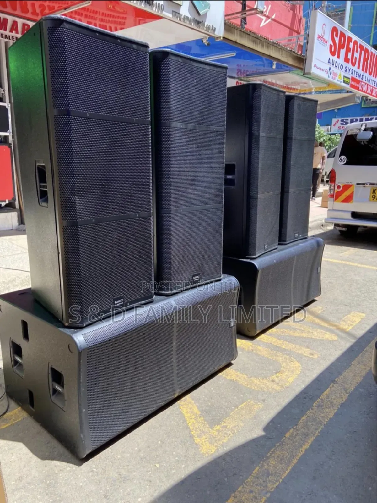 QSC Speaker Set